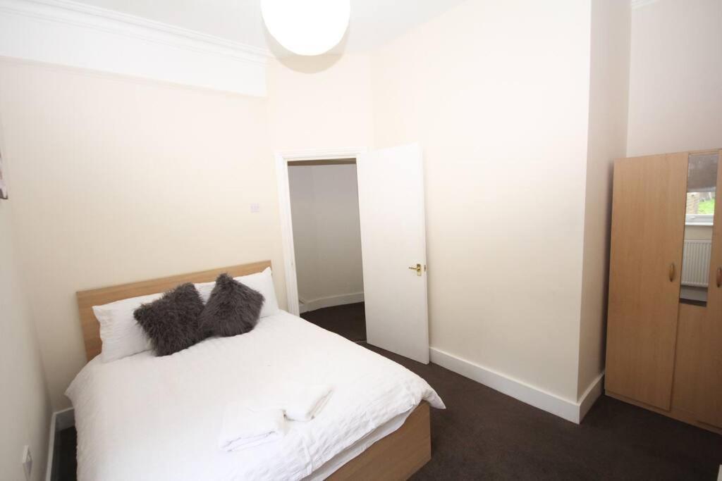 Willesden Lodge London Luaran gambar